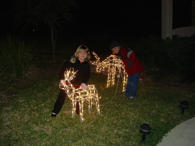 Hildebrand Christmas ScreenSaver/640x480_2005-12-04-02 Steiner Ranch Lights.jpg